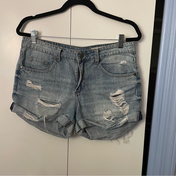 Pistola women’s blue jean Denim Shorts M distressed cuffed cotton EUC - Picture 1 of 4
